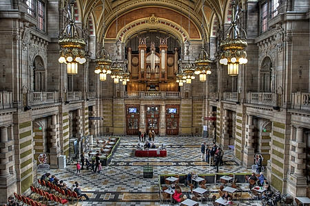 Central Gallery and Organ